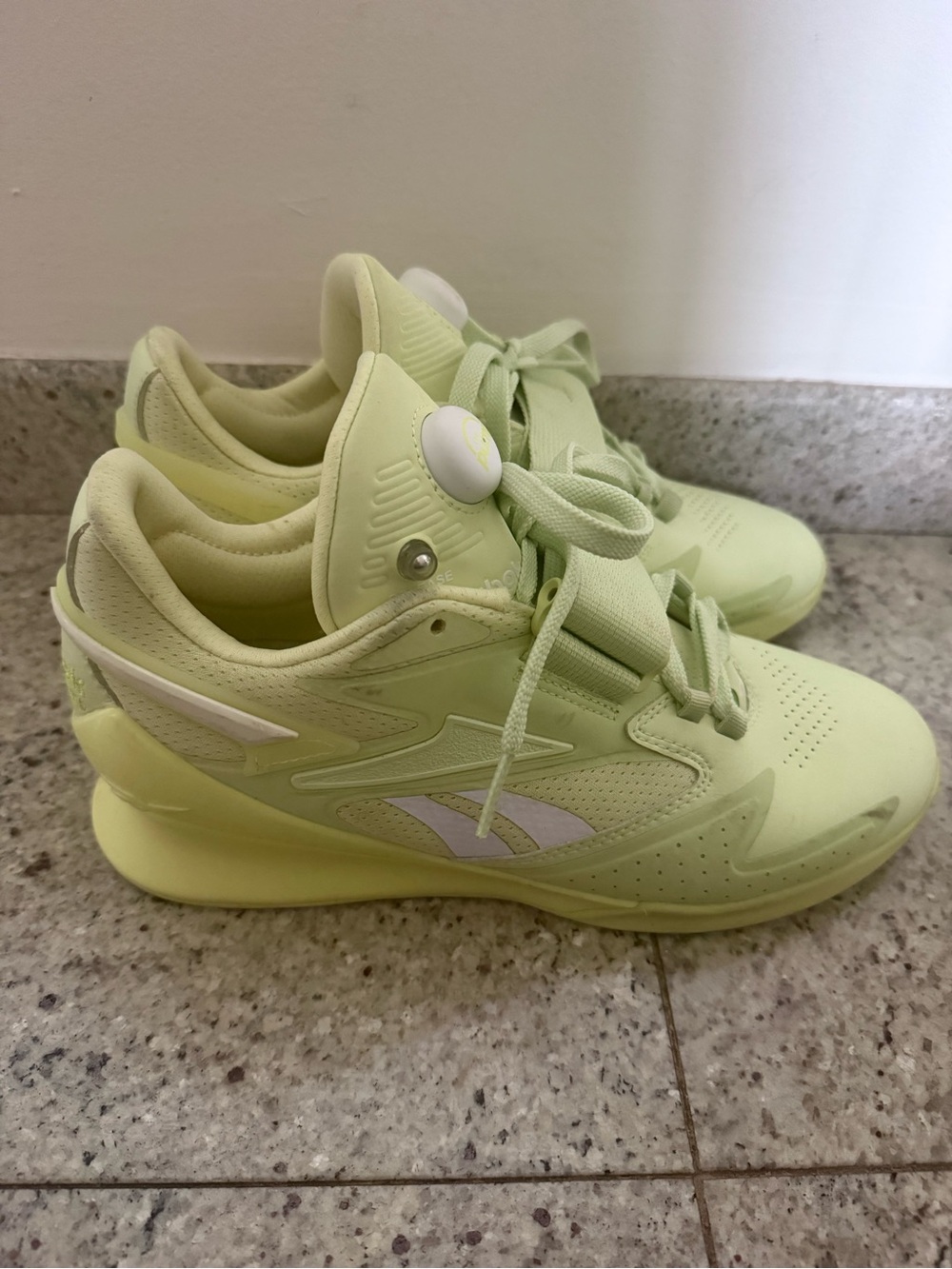 Reebok Women's Light Lime Athletic Sneakers - USED EXCELLENT